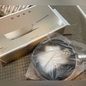 Smeg wok pan color red